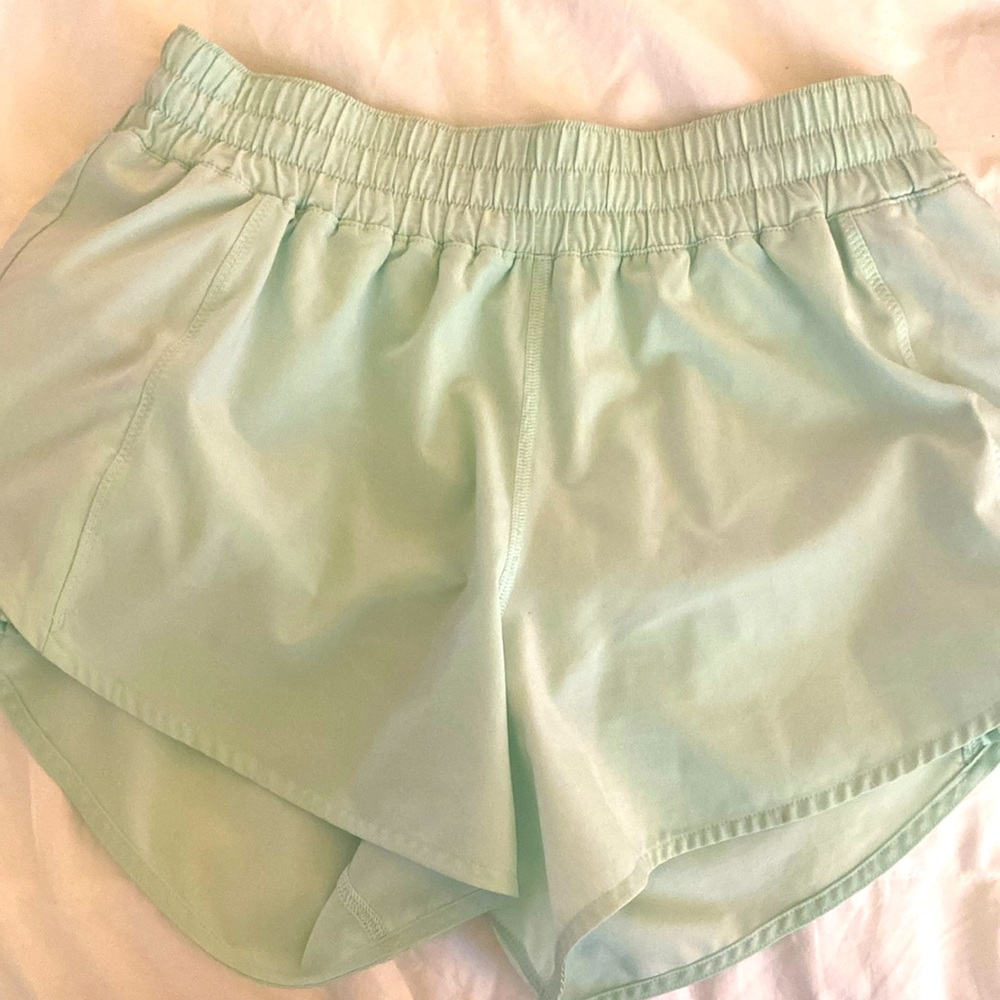 Lululemon Pleat to Street Short Size 6